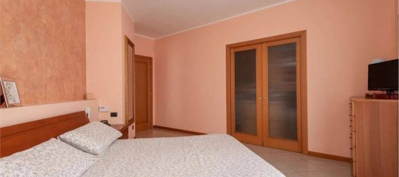 Вилла с 9 спальнями в Калольциокорте, Италия № 263571 34