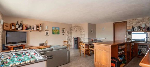 Вилла с 9 спальнями в Калольциокорте, Италия № 263571 15