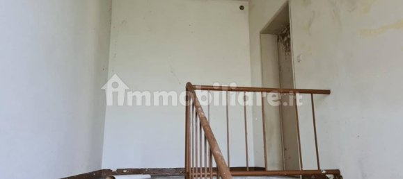 Дом с 4 спальнями в Витторио Венето, Италия № 327077 11