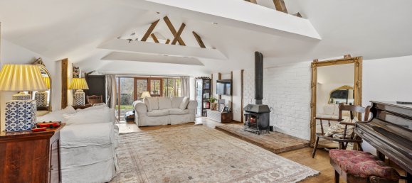 4 bedrooms House in Horsham, United Kingdom No. 1057 3