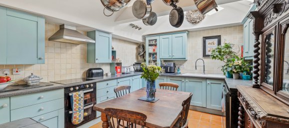 4 bedrooms House in Horsham, United Kingdom No. 1057 4