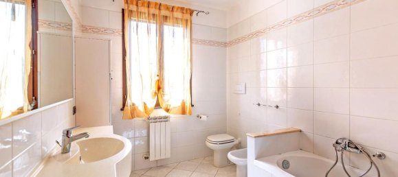 7 rooms House in Cascina, Italy No. 35602 20