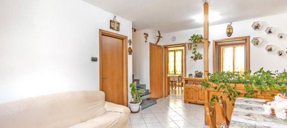 7 rooms House in Cascina, Italy No. 35602 9