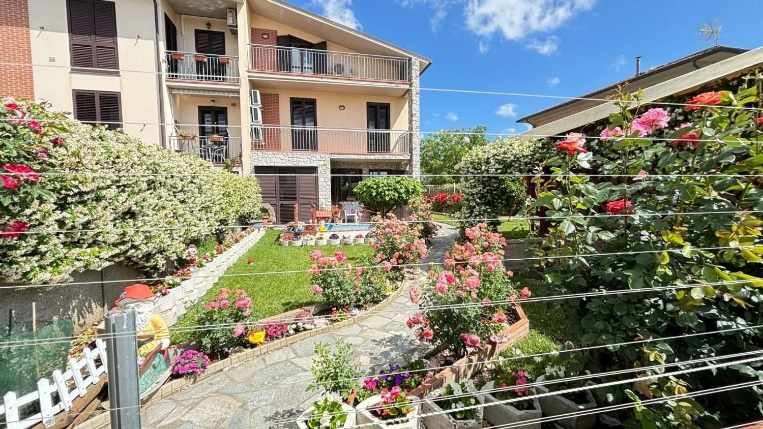 7 rooms House in Cascina, Italy No. 35602