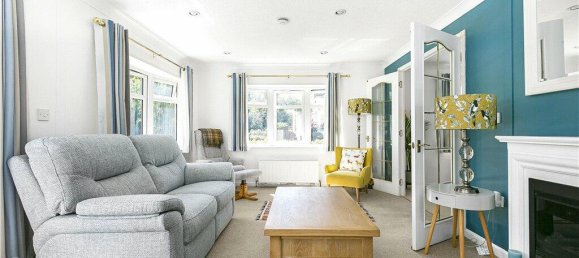 2 bedrooms Bungalow in Chertsey, United Kingdom No. 8586 15