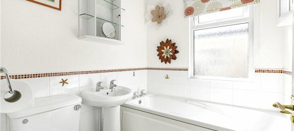 2 bedrooms Bungalow in Chertsey, United Kingdom No. 8586 10