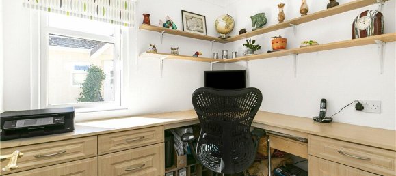 2 bedrooms Bungalow in Chertsey, United Kingdom No. 8586 11