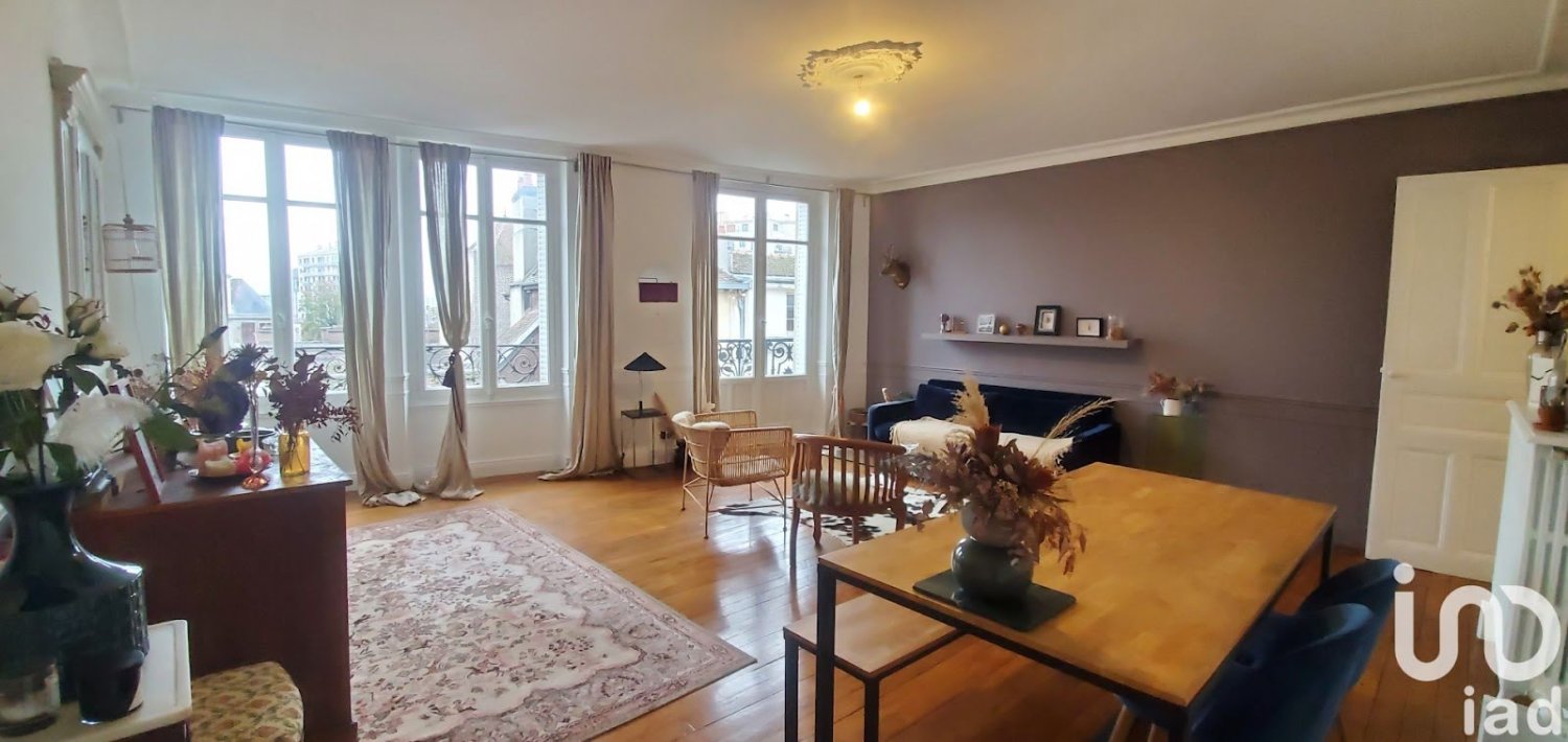 Apartamento de 4 habitaciónes en Troyes, France No. 158046