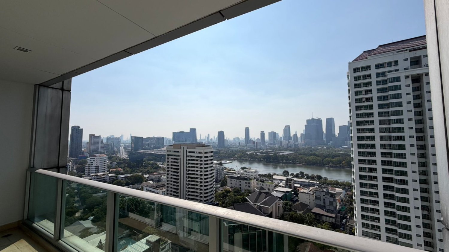 Кондоминиум  с 3 спальнями в Клонг Тоэй, Таиланд № 71027