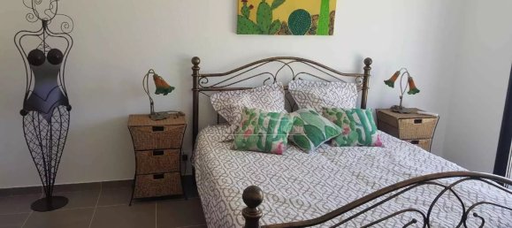 Villa de 3 dormitorios en Ghisonaccia, France No. 152845 3