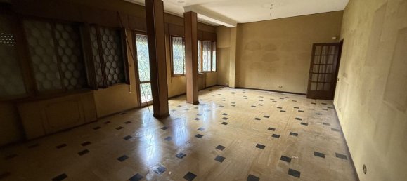 8 bedrooms Villa in Padua, Italy No. 327880 7
