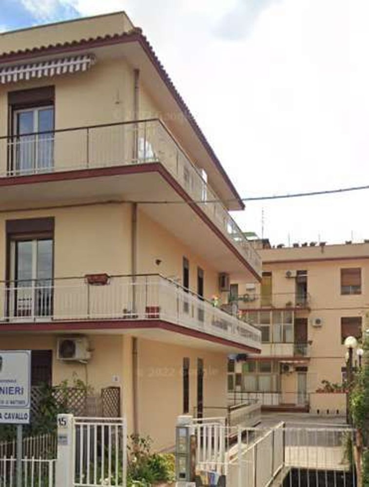 3-salle Appartement à Sant'Agata li Battiati, Italy No. 47912
