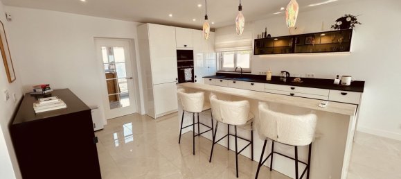 4 bedrooms Villa in La Duquesa, Spain No. 148538 12