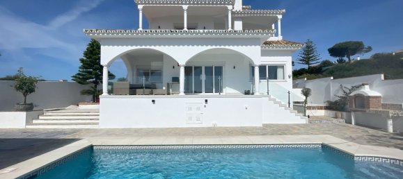 4 bedrooms Villa in La Duquesa, Spain No. 148538 3