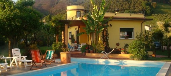 Villa de 5 dormitorios en Massa, Italy No. 237323 2