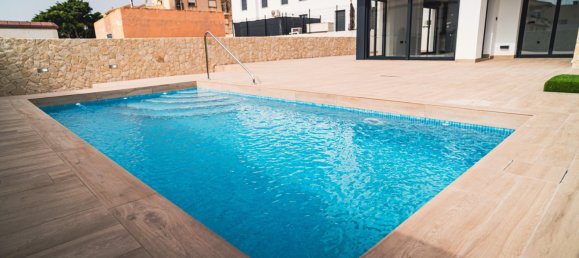 Villa de 4 dormitorios en Punta Prima, Spain No. 288258 6