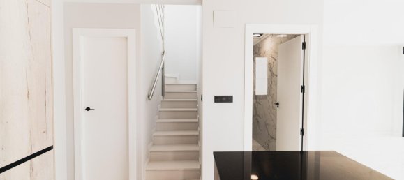 Villa de 4 dormitorios en Punta Prima, Spain No. 288258 11