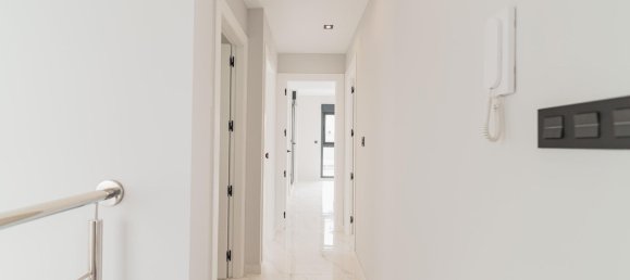 Villa de 4 dormitorios en Punta Prima, Spain No. 288258 22