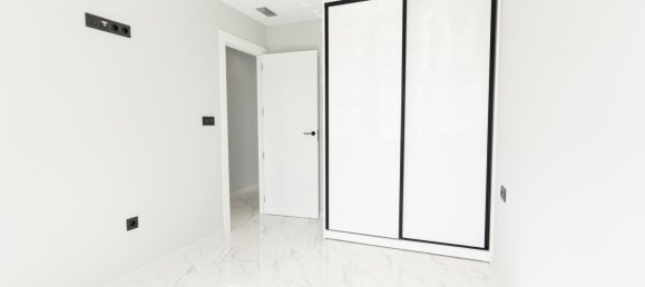 Villa de 4 dormitorios en Punta Prima, Spain No. 288258 26