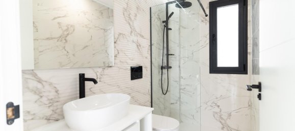 Villa de 4 dormitorios en Punta Prima, Spain No. 288258 16