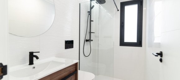 Villa de 4 dormitorios en Punta Prima, Spain No. 288258 24