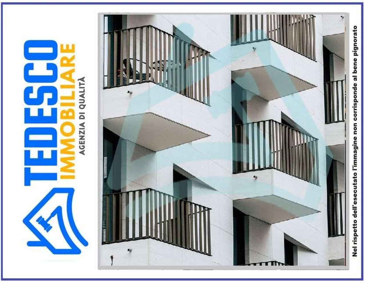 810m² Building in Paduli, Italy No. 298756