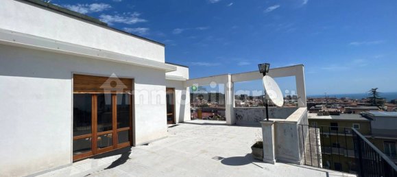 2 Schlafzimmer Penthouse in Catania, Italy, Nr. 74377 4