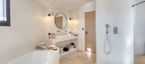 4 bedrooms Villa in Rayol-Canadel-sur-Mer, France No. 212434 15