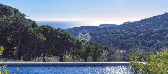 4 bedrooms Villa in Rayol-Canadel-sur-Mer, France No. 212434 4