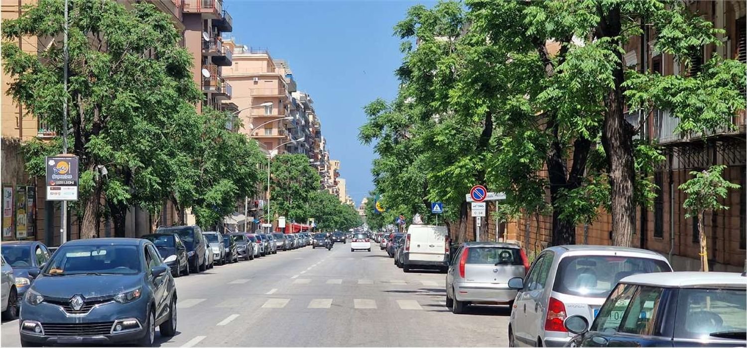 2 rooms Apartment in Palermo, Italy No. 279563