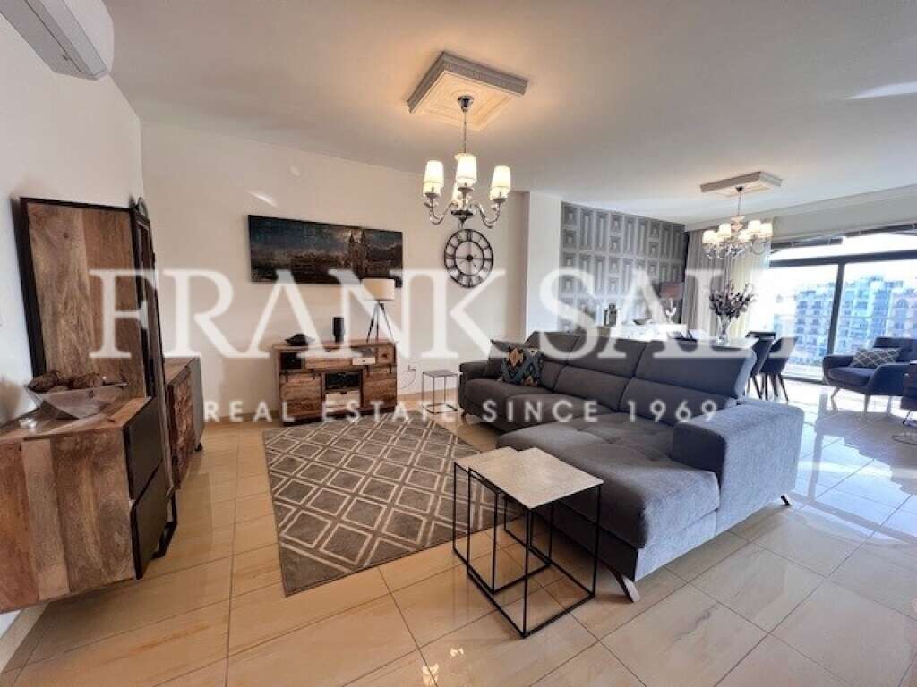 Apartamento T2 em Saint Julian's, Malta N.º 8518