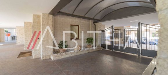 Studio in Rome, Italy No. 173016 6