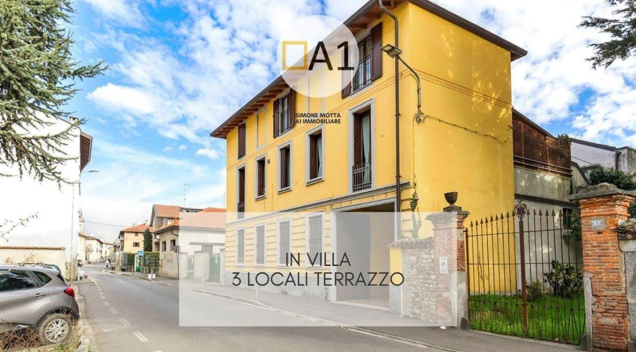 Apartamento de 3 divisões em Mariano Comense, Italy N.º 32928