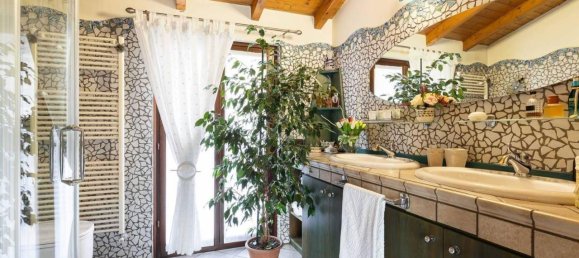 Apartamento de 3 divisões em Mariano Comense, Italy N.º 32928 33