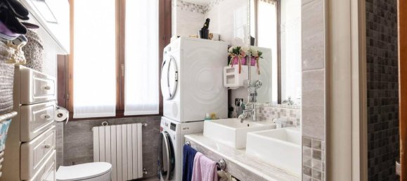 Apartamento de 3 divisões em Mariano Comense, Italy N.º 32928 14