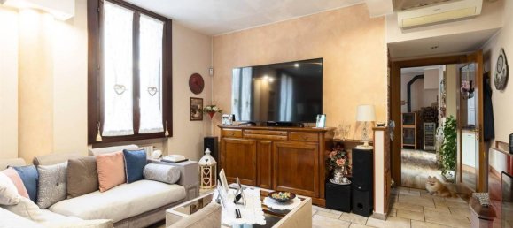 Apartamento de 3 divisões em Mariano Comense, Italy N.º 32928 17