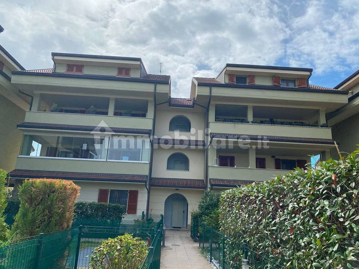Apartamento de 3 dormitorios en Inzago, Italy No. 292361