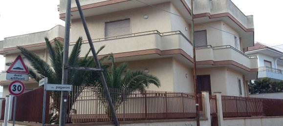 Casa de 8 dormitorios en Trepuzzi, Italy No. 377206 2