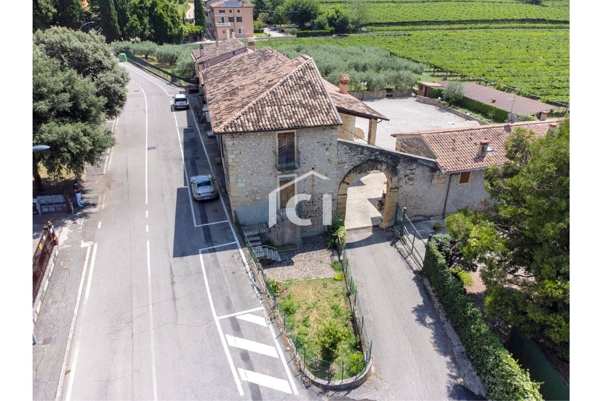 5 rooms House in San Pietro in Cariano, Italy No. 322723