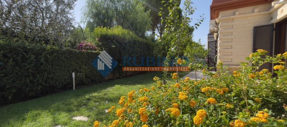 7 bedrooms Villa in Trani, Italy No. 349146 18