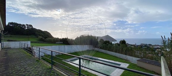 3 bedrooms House in Angra do Heroismo, Portugal No. 27138 5