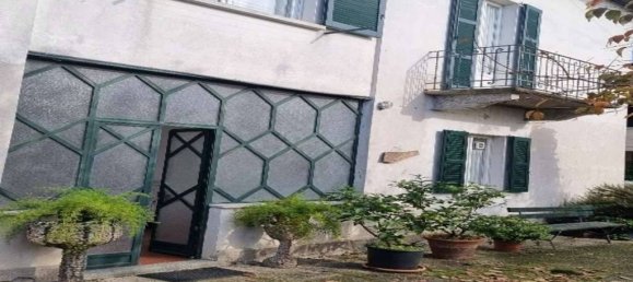 6 bedrooms House in Varese, Italy No. 279121 4