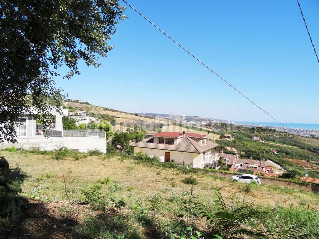 800m² Land in Colonnella, Italy No. 104069