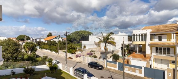 4 bedrooms House in Corroios, Portugal No. 23176 39