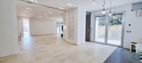 5 rooms Apartment in Caserta, Italy No. 54980 8