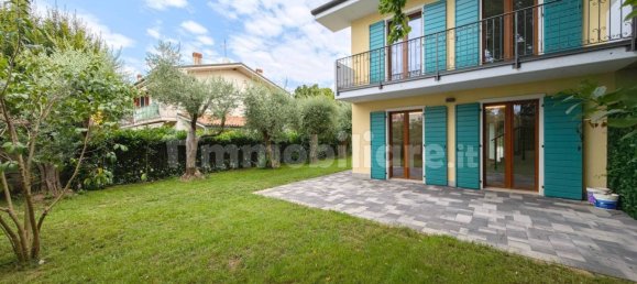 3 غرف نوم فيلا في Lazise, Italy رقم 272901 27