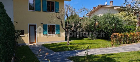 3 غرف نوم فيلا في Lazise, Italy رقم 272901 31