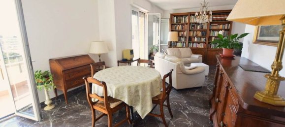 3-salle Appartement à Livorno, Italy No. 223707 3