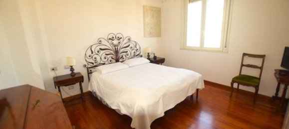 3-salle Appartement à Livorno, Italy No. 223707 9