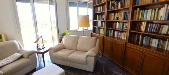 3-salle Appartement à Livorno, Italy No. 223707 5